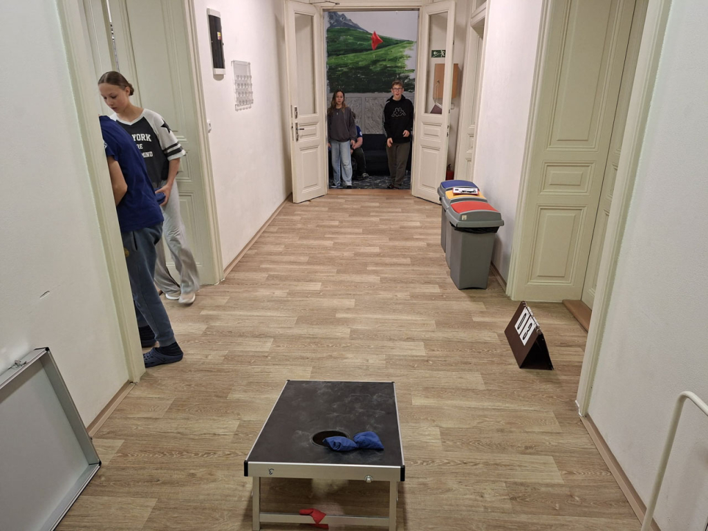 26_05_cornhole_012.jpg