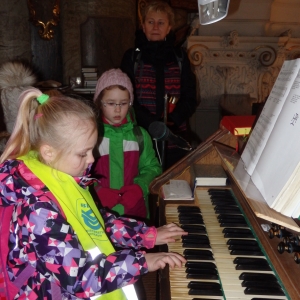 Děti si mohou zahrát také na varhany